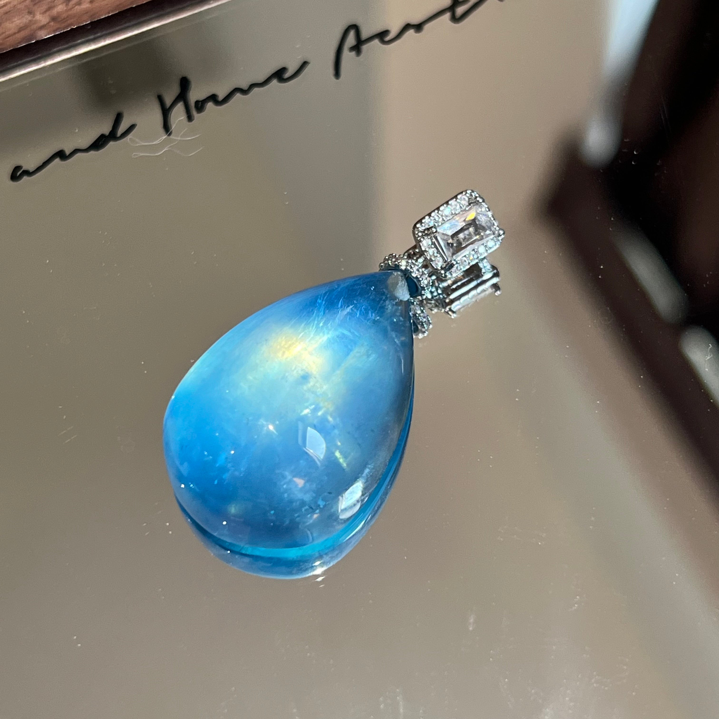 Natural aquamarine teardrop shape pendant
