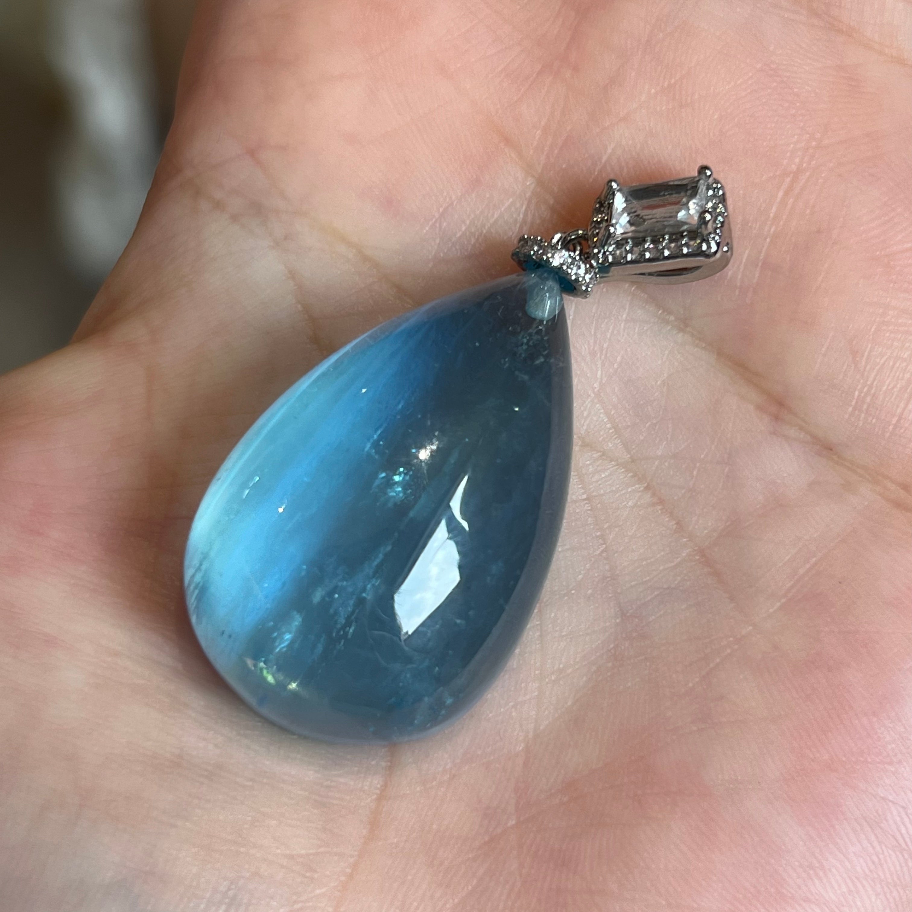 Natural aquamarine teardrop shape pendant